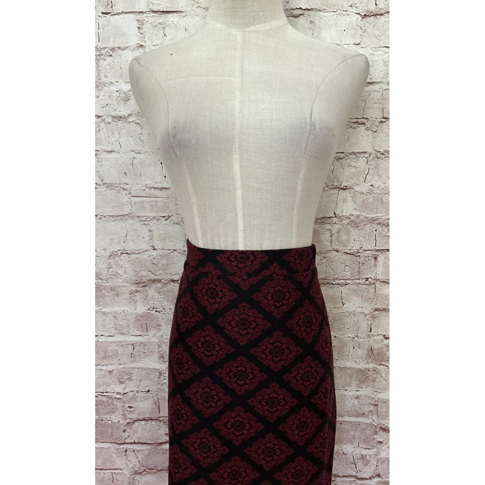 Melissa Paige Geometric Pencil Stretch Knit Knee Length Skirt Size M Red Black